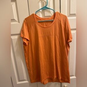 Women’s Lululemon swiftly